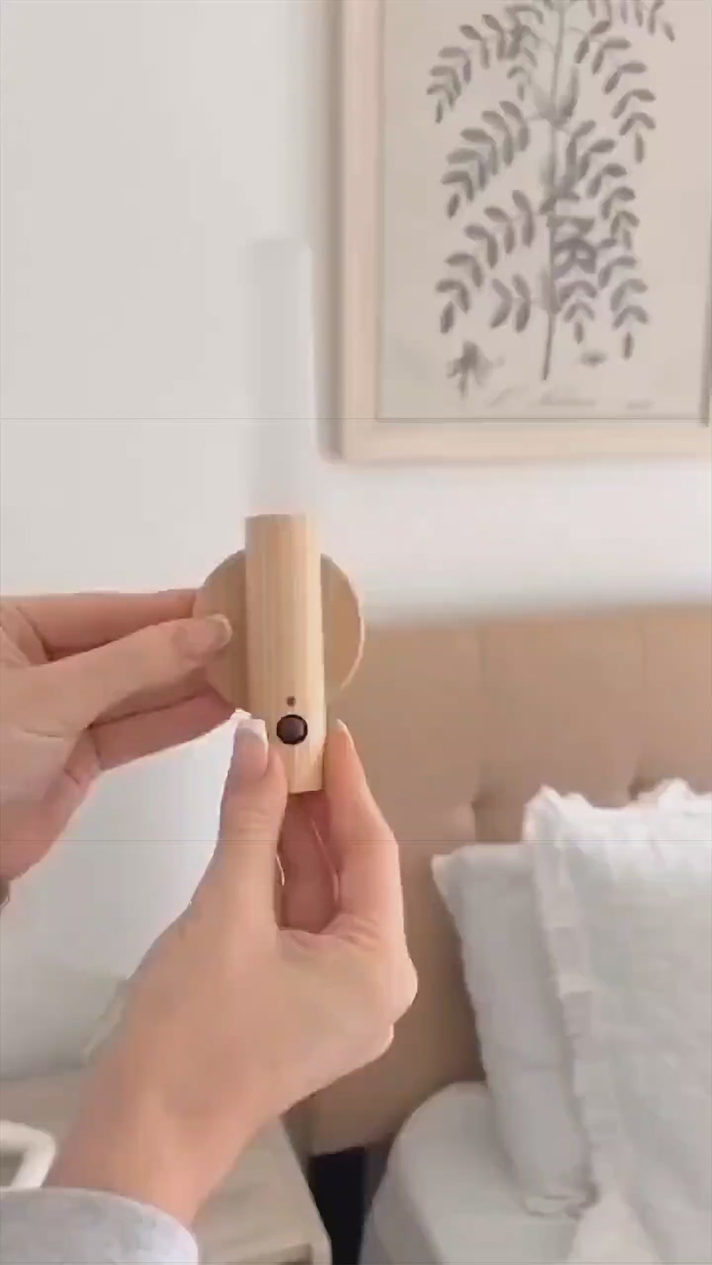 Luvio Aura | Magnetic Motion-Sensor Wood Wall Light